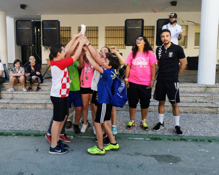 El Colegio Público Río Verde Almuñécar ganó el II Torneo Escolar de Balonmano 